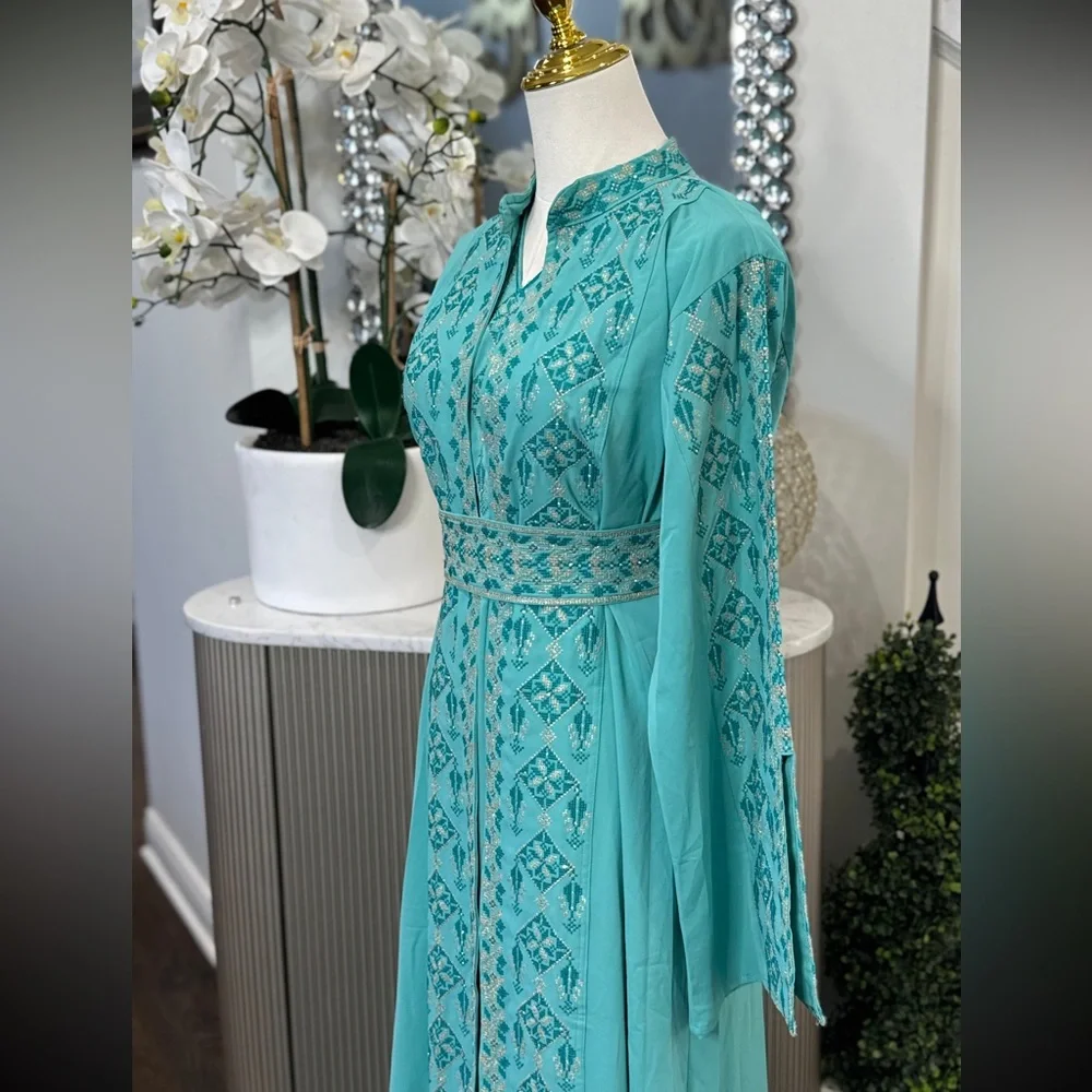 Halakeeya 3 Pcs Elagant Tatreez Embroidered Turquoise Thobe kuftan Dress - Picture 1 of 3